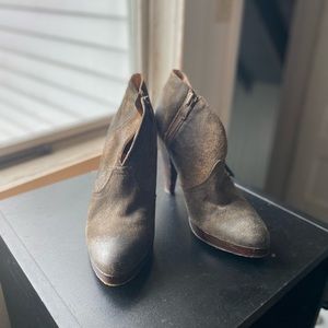 Frye Harlow Heel
